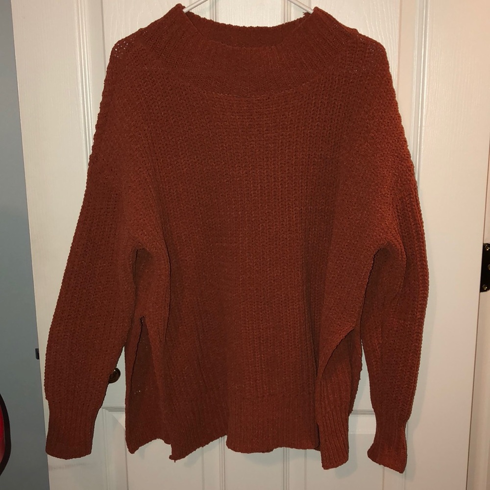 Mock neck Aerie sweater w/ side slit Sz S
